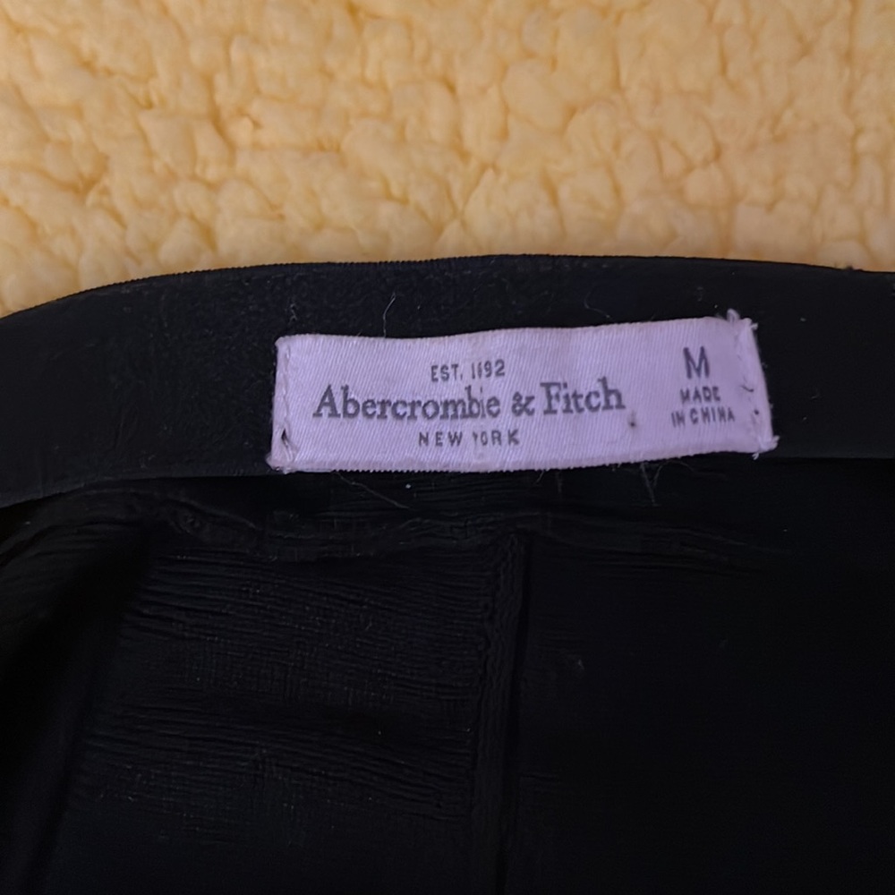 Black abercrombie skirt - Picture 3 of 4